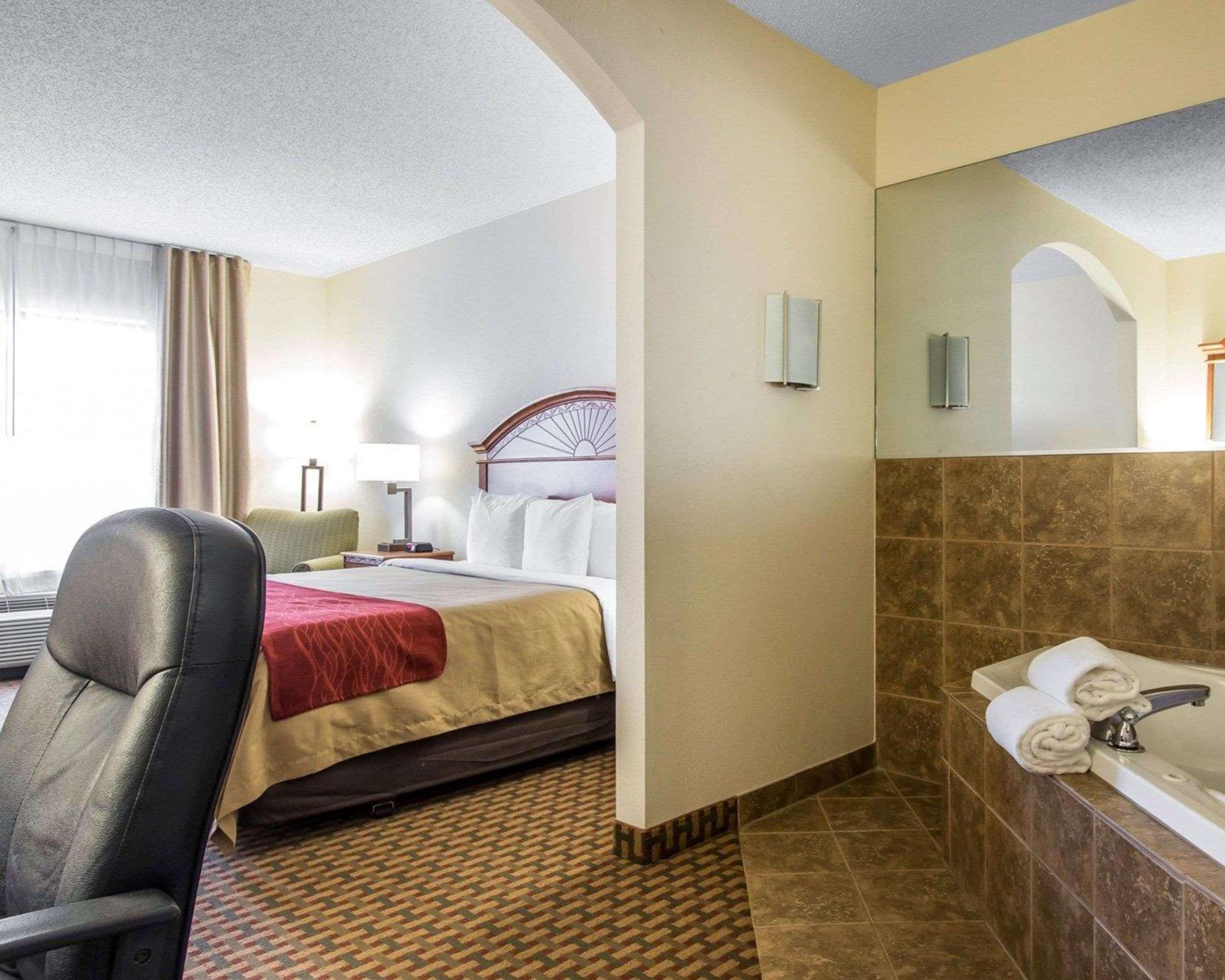 Garner Hotel Oklahoma City - Quail Springs By Ihg Bagian luar foto